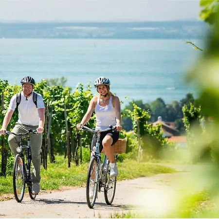 Ferienzuhause Creutzig Am Bodensee - Familien, Freunde & Erholung Fuer 8-10 Personen *
